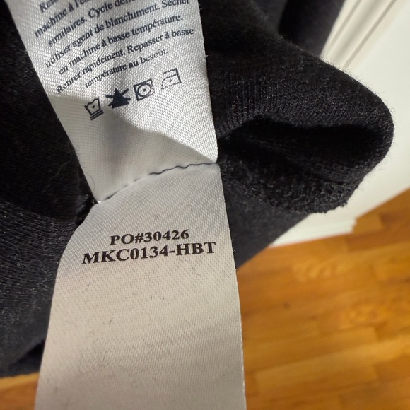 Faherty Men's Charcoal Crewneck Sweater - Picture 5 of 5